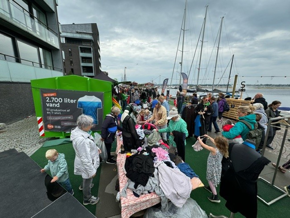 Forsyningsselskabet Fors afsatte 1.270 kg gratis tøj til besøgende på årets SKVULP-festival i Holbæk.